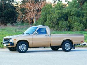Toyota Deluxe Long Truck 2WD 1982 года